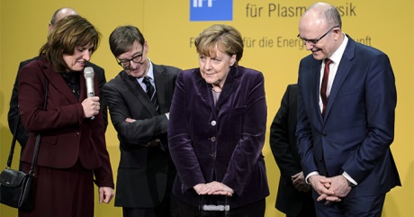Merkel starts hydrogen plasma in Wendelstein 7-X - 460 (Bunderegierung-Gungor)
